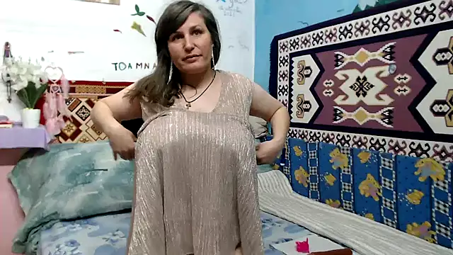Snapshot of Adelinemilf chatting on April 30, 2026, 12:34 pm Adelinemilf online show from April 30, 2026, 12:34 pm