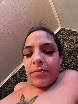 Evelin199 online show from April 4, 2026, 2:12 pm