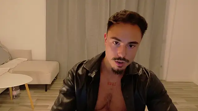 Snapshot of Master_Lukas chatting on July 14, 2026, 10:27 pm Master Lukas online show from July 14, 2026, 10:27 pm