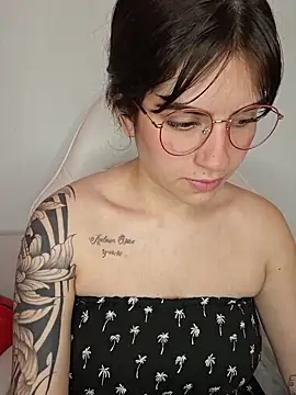 Snapshot of kuritto_ chatting on February 12, 2026, 2:11 am kuritto online show from February 12, 2026, 2:11 am