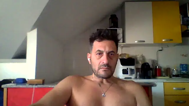 Snapshot of colosone chatting on November 15, 2025, 8:40 am colosone online show from November 15, 2025, 8:40 am