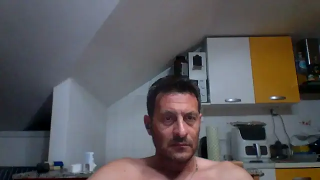 Snapshot of colosone chatting on May 24, 2026, 8:42 pm colosone online show from May 24, 2026, 8:42 pm