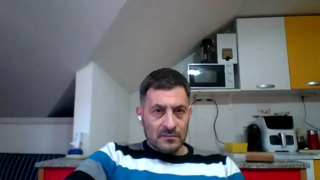 colosone online show from April 3, 2026, 4:13 pm