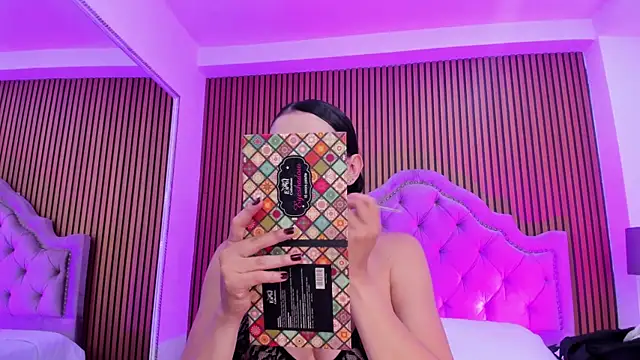 Violett hott  online show from January 10, 2026, 12:55 pm