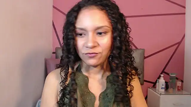 Little18Doll online show from May 6, 2026, 10:14 pm