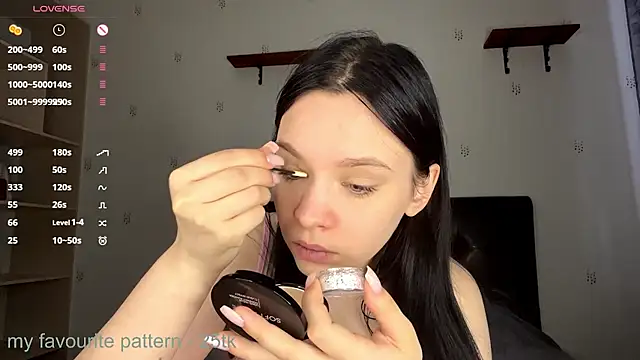 DebbiAbramian online show from January 16, 2026, 12:42 pm