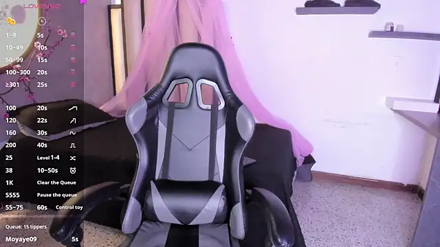 Luna  02 online show from March 13, 2026, 11:37 am