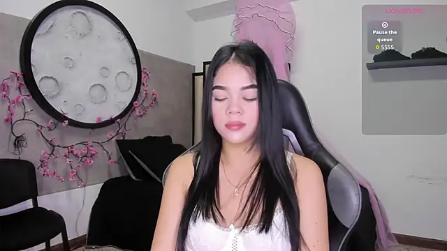 Luna  02 online show from March 2, 2026, 11:50 am