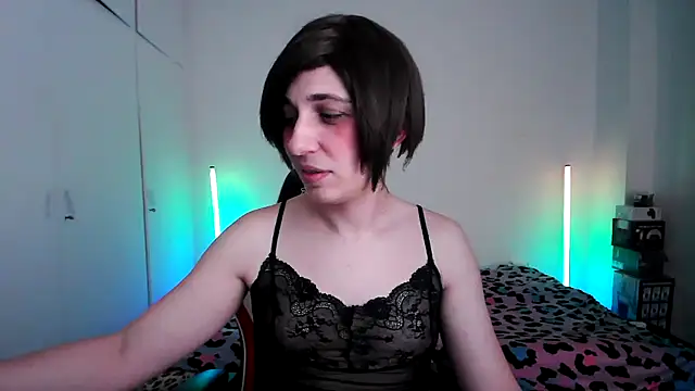 HoneyValentine online show from April 24, 2026, 7:38 pm