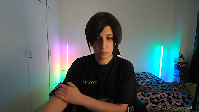 Snapshot of HoneyValentine chatting on May 7, 2026, 8:01 pm HoneyValentine online show from May 7, 2026, 8:01 pm