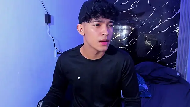 jamescurly00 online show from February 8, 2026, 5:16 am