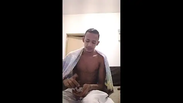 Snapshot of Magrinhodelicia011 chatting on June 12, 2026, 12:30 am Magrinhodelicia011 online show from June 12, 2026, 12:30 am