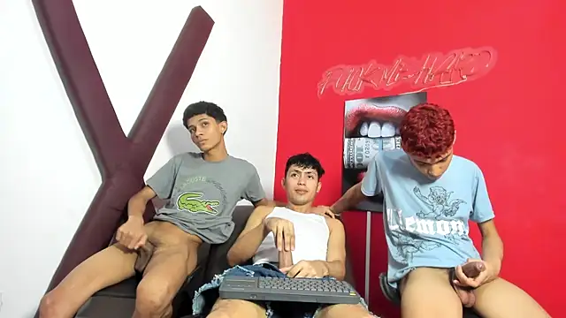 AVENGER BOYS2026 online show from May 20, 2026, 10:40 pm