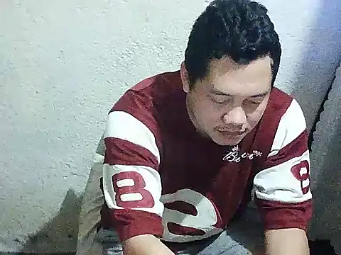 Snapshot of UrAsianGuy90 chatting on February 5, 2026, 3:13 am UrAsianGuy90 online show from February 5, 2026, 3:13 am