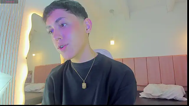 Snapshot of Iamcami_ chatting on February 4, 2026, 7:09 pm Iamcami online show from February 4, 2026, 7:09 pm