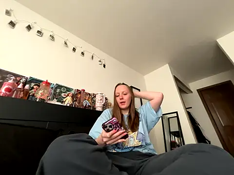 Snapshot of prettygirltracy_12 chatting on January 7, 2026, 6:24 pm prettygirltracy 12 online show from January 7, 2026, 6:24 pm