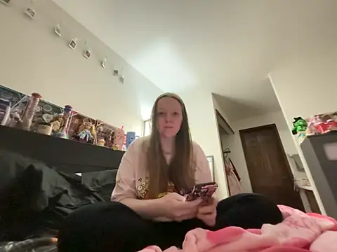 Snapshot of prettygirltracy_12 chatting on February 5, 2026, 12:45 pm prettygirltracy 12 online show from February 5, 2026, 12:45 pm