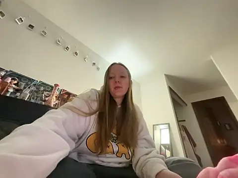 Snapshot of prettygirltracy_12 chatting on February 1, 2026, 11:52 am prettygirltracy 12 online show from February 1, 2026, 11:52 am