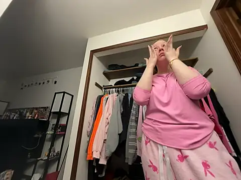 Snapshot of prettygirltracy_12 chatting on January 14, 2026, 1:37 pm prettygirltracy 12 online show from January 14, 2026, 1:37 pm