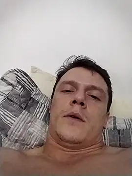 RAFAELQUINTEROSCAVALHEI online show from February 3, 2026, 1:38 am