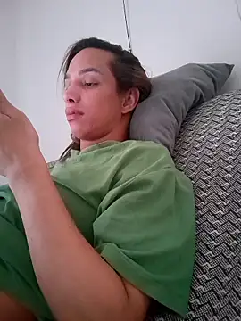 Snapshot of ofjuliaa chatting on February 22, 2026, 8:32 pm ofjuliaa online show from February 22, 2026, 8:32 pm