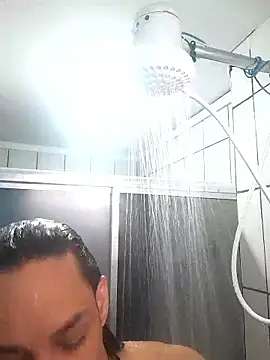 Snapshot of ofjuliaa chatting on January 17, 2026, 6:33 pm ofjuliaa online show from January 17, 2026, 6:33 pm