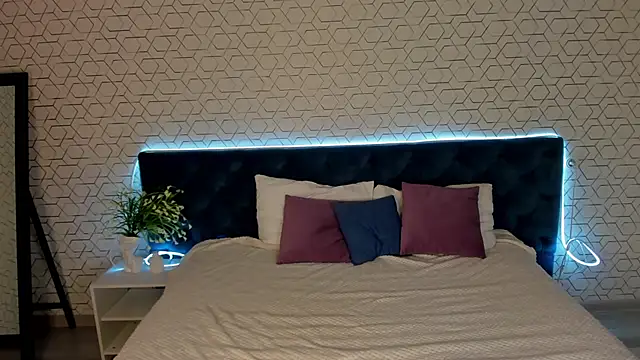 desiree doll online show from March 5, 2026, 1:13 am