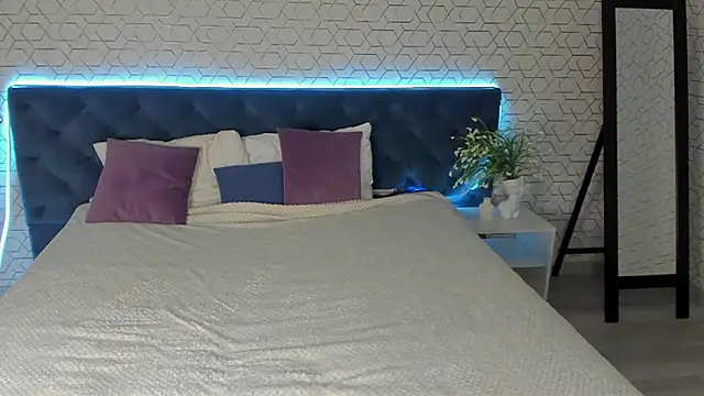 desiree doll online show from February 25, 2026, 1:17 am