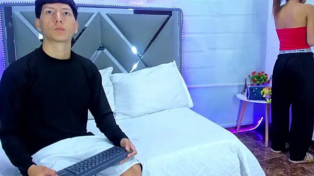 BunnyLove  online show from April 14, 2026, 12:04 am