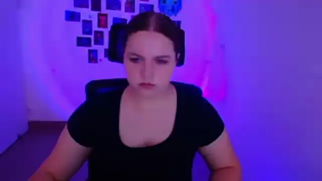 Snapshot of Kitty_Mia_Kitty chatting on February 20, 2026, 12:29 pm Kitty Mia Kitty online show from February 20, 2026, 12:29 pm