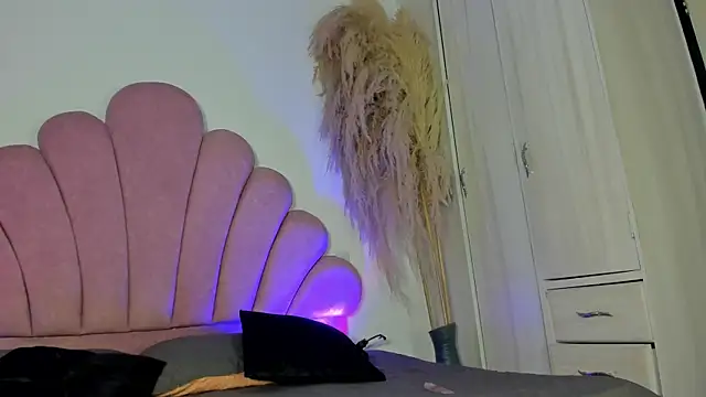 Candy temptation0 online show from January 13, 2026, 1:48 pm