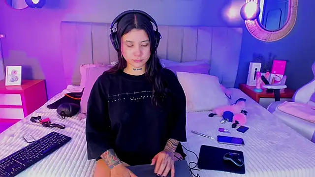 Nathalia stone  online show from June 16, 2026, 4:23 am