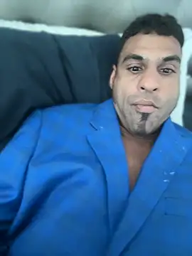 Snapshot of ZF-Athlete chatting on June 7, 2026, 2:44 pm ZF-Athlete online show from June 7, 2026, 2:44 pm