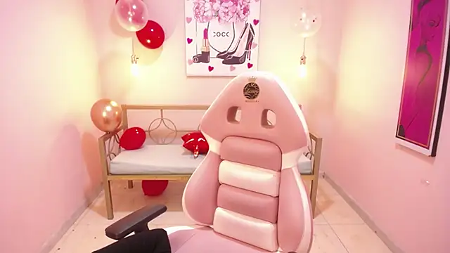 Snapshot of Adri_gomez_x chatting on February 17, 2026, 3:20 pm Adri gomez x online show from February 17, 2026, 3:20 pm