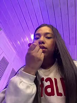 DulceRouss  online show from April 10, 2026, 11:50 am