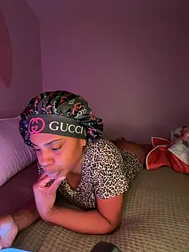 oshun6360 online show from April 18, 2026, 1:19 am