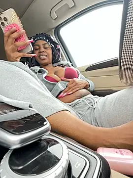 oshun6360 online show from March 11, 2026, 4:23 pm