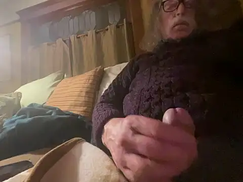 LickYourYoni online show from February 3, 2026, 6:33 am