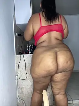 NataliaMillers online show from April 12, 2026, 5:44 am