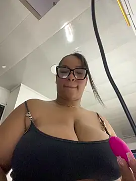 NataliaMillers online show from May 27, 2026, 2:08 am