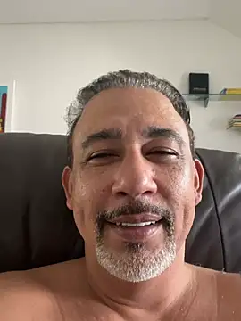 Snapshot of fabbronxer chatting on February 24, 2026, 5:47 pm fabbronxer online show from February 24, 2026, 5:47 pm