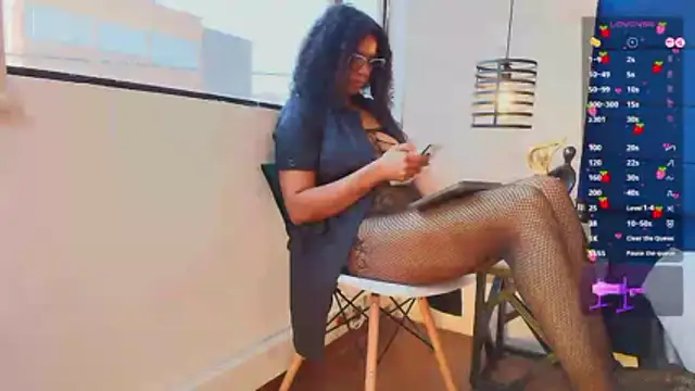 Ellie-Alves online show from March 11, 2026, 2:33 pm