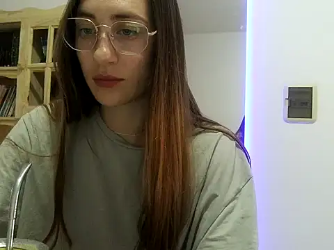 Snapshot of Noracherry chatting on February 19, 2026, 10:29 pm Noracherry online show from February 19, 2026, 10:29 pm