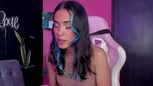 azula lillet online show from January 13, 2026, 7:40 pm