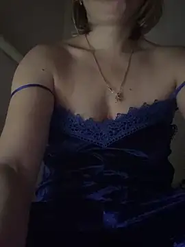 littlewidow online show from January 15, 2026, 6:22 pm