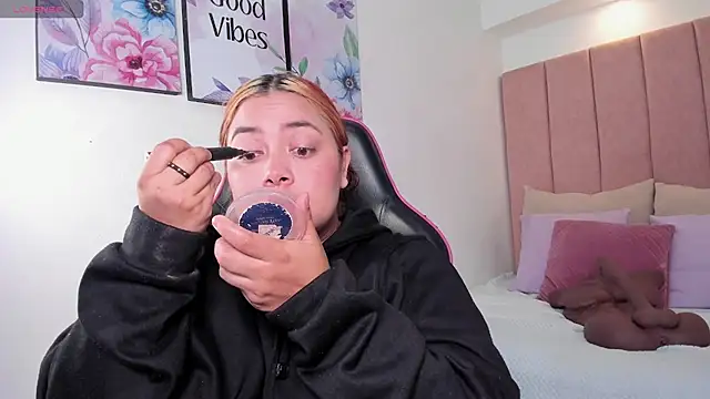 tatikanyx online show from March 30, 2026, 11:55 am