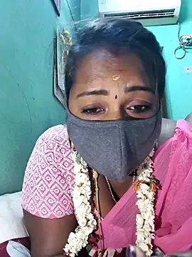 Tamil Hot Priya online show from April 3, 2026, 8:37 pm