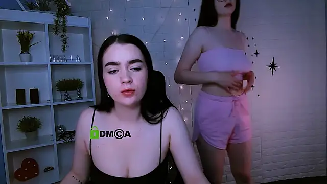 Snapshot of monica_xcx chatting on June 15, 2026, 7:13 pm monica xcx online show from June 15, 2026, 7:13 pm