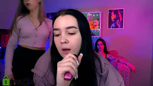 monica xcx online show from April 11, 2026, 7:17 pm