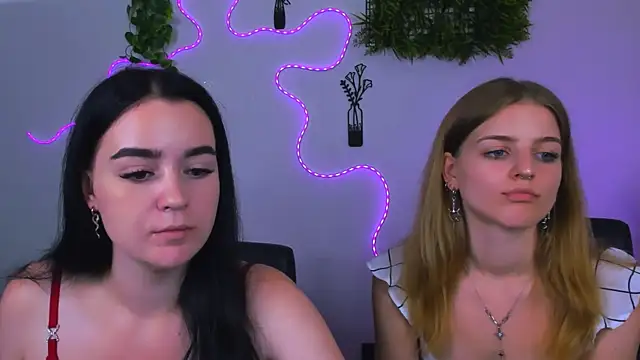 Snapshot of monica_xcx chatting on July 15, 2026, 9:38 am monica xcx online show from July 15, 2026, 9:38 am